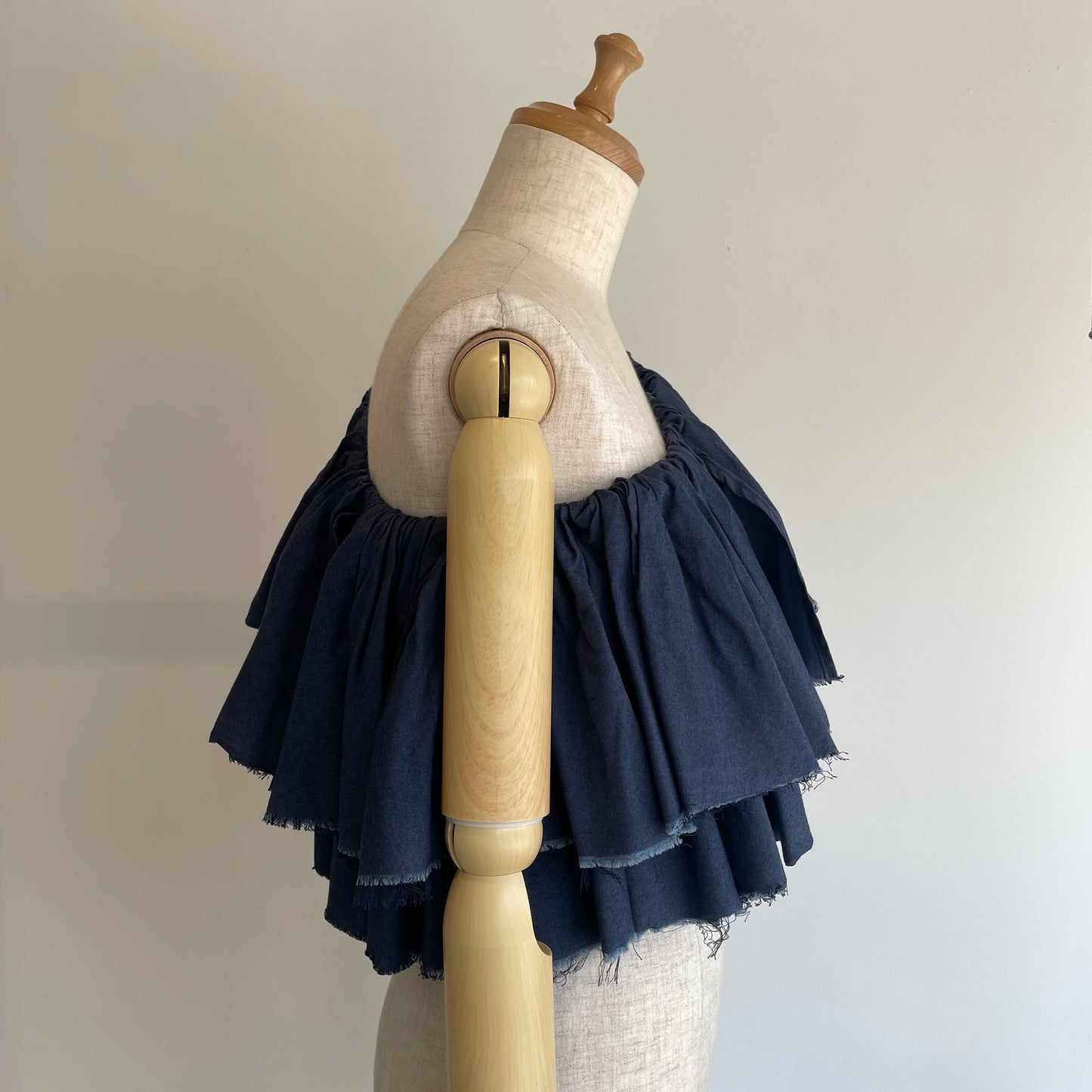 buoy buoy//綿サテンピグメント染 FRILLショール　2701CU001261