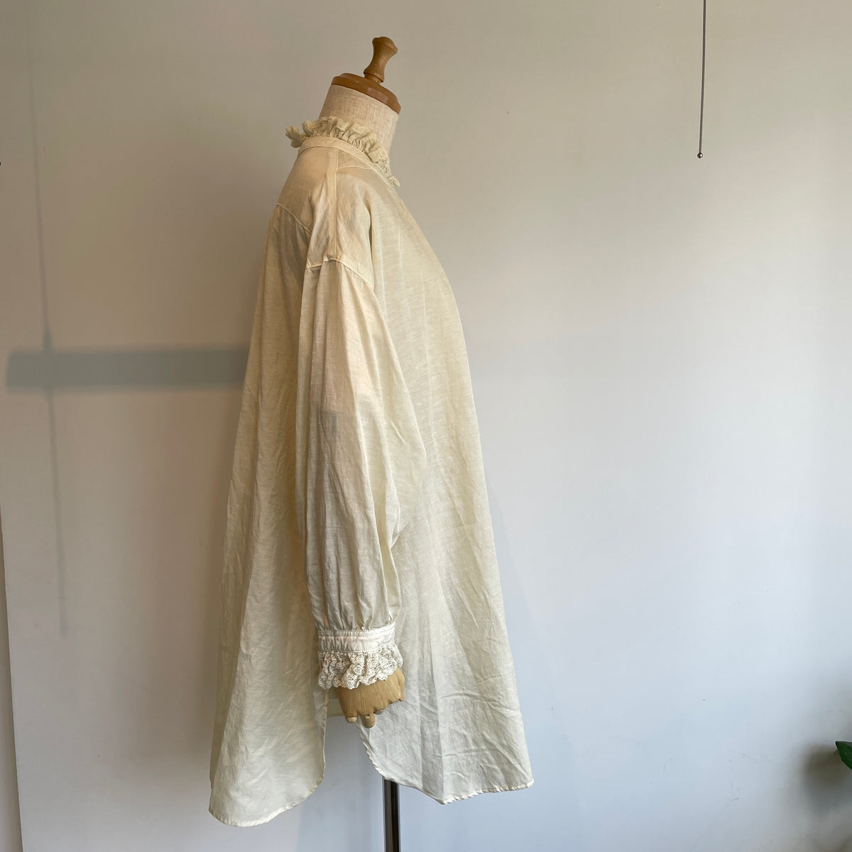 yuni//リサイクルコットン／CuラッフルレースカラーロングBL 1701BL009262
