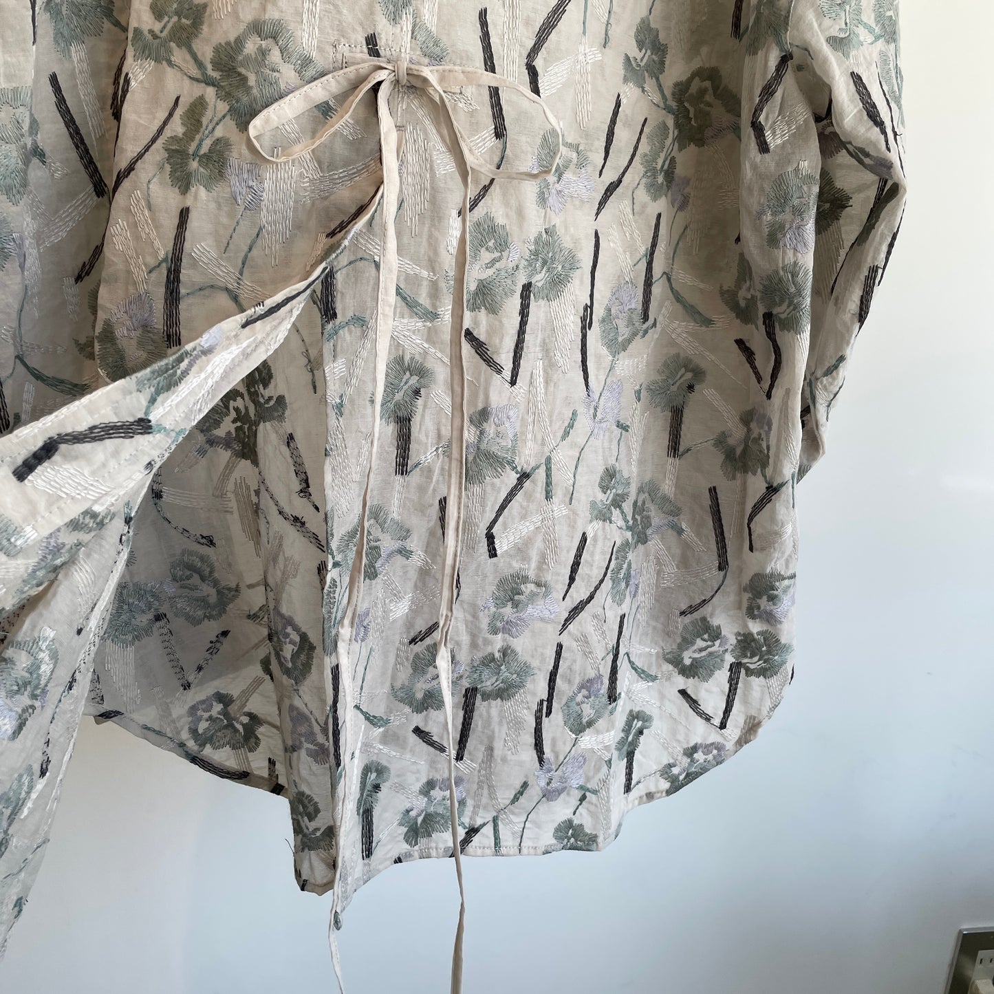 yuni//Cotton Nylon sheer blooming embroidery シャツ 1701BL011262