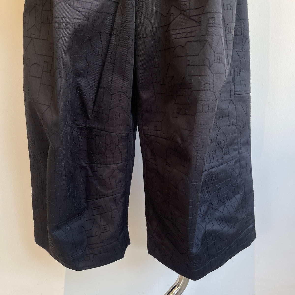 ASEEDONCLOUD【受注商品】//Townscape embroidery Robber trousers 271504