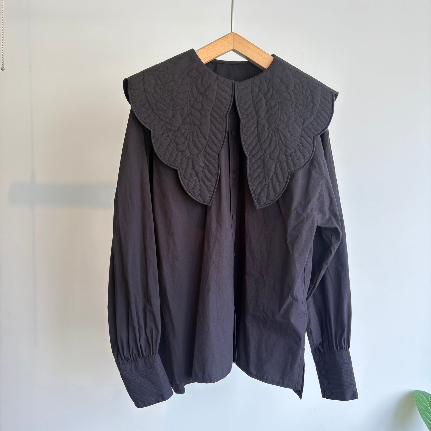 qiri//trapunto quilt collar ブラウス　6301BL007262