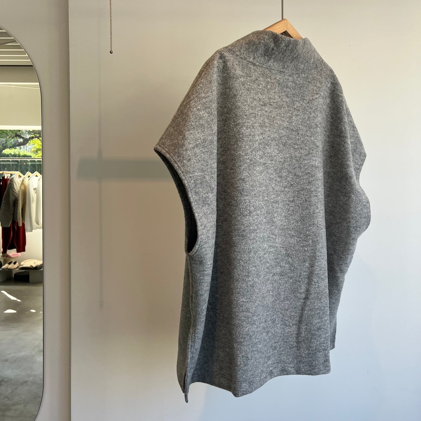 SIHIRAI//WOOL RING YARN COMPRESSED JERSEY Vネックジレ CHAW24-4606