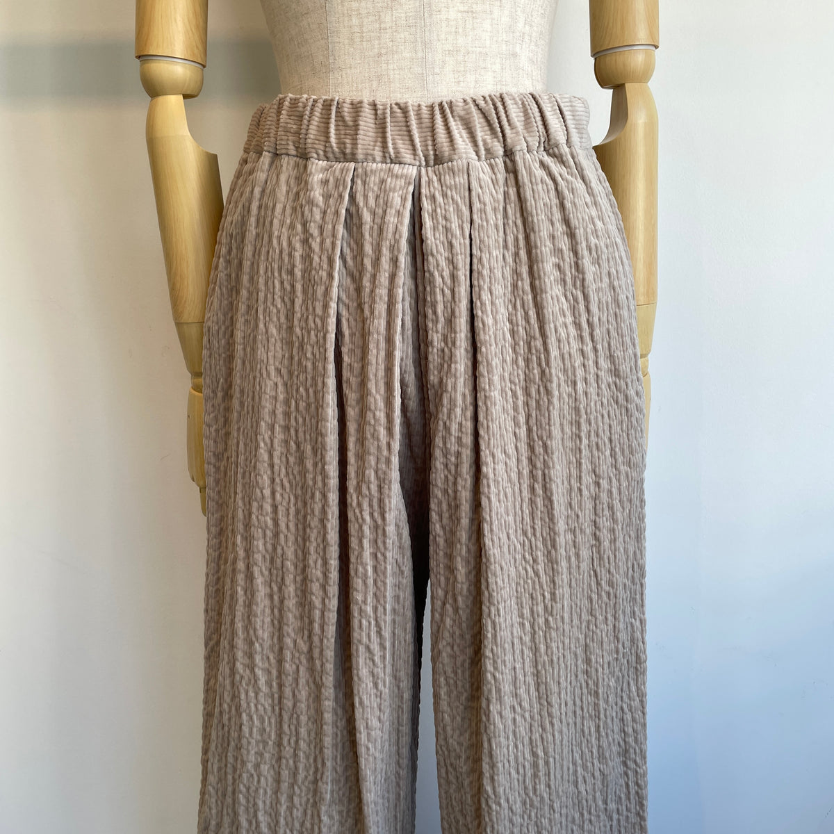 yuni//C/Pu shirring corduroy relax パンツ 1701PT022262