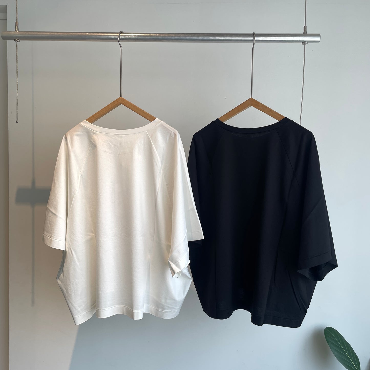 universaltissu//コンパクトクールローレル天竺ラグランスリーブTシャツ UT262CT020