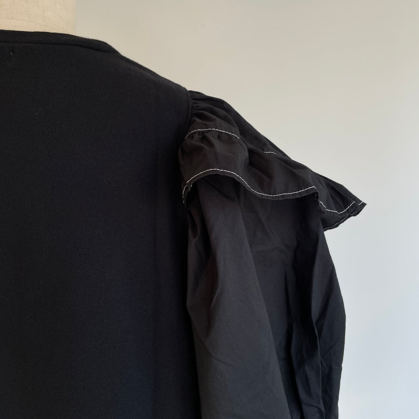 universaltissu//セントラル裏毛タイプライターコンボフリルPO
US260CT032