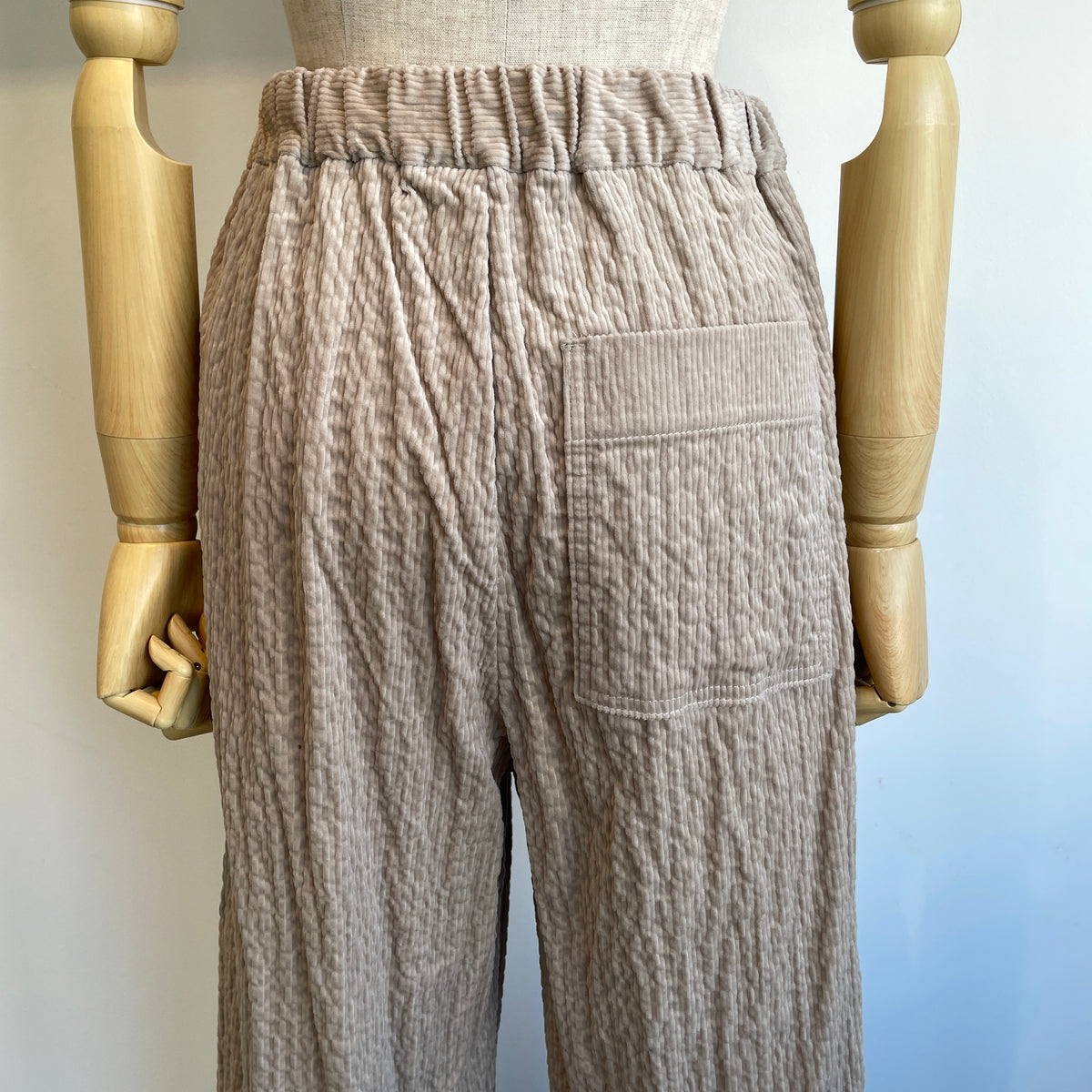 yuni//C/Pu shirring corduroy relax パンツ 1701PT022262