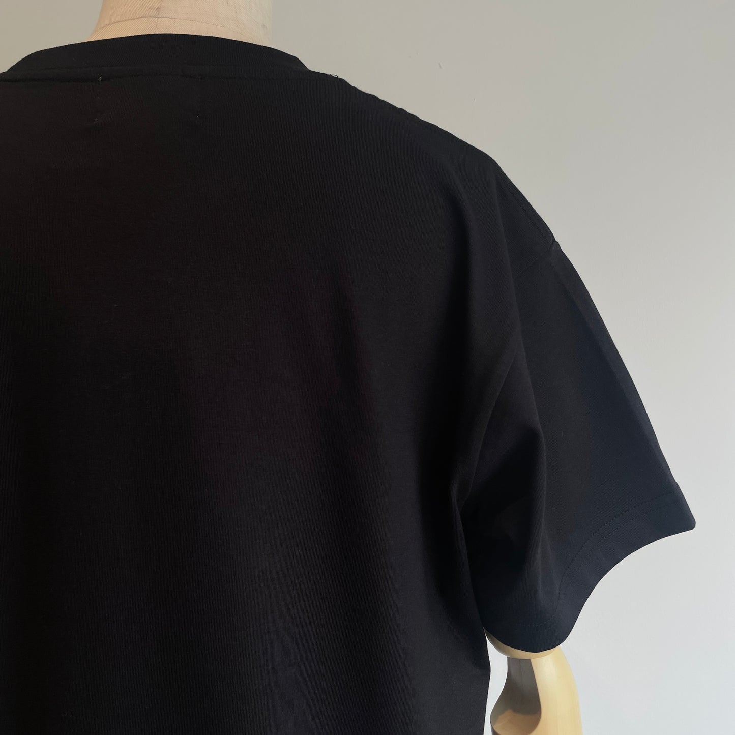 Sweet Little Nothing//Lily of the valley　半袖Tシャツ(すずらん)ブラック