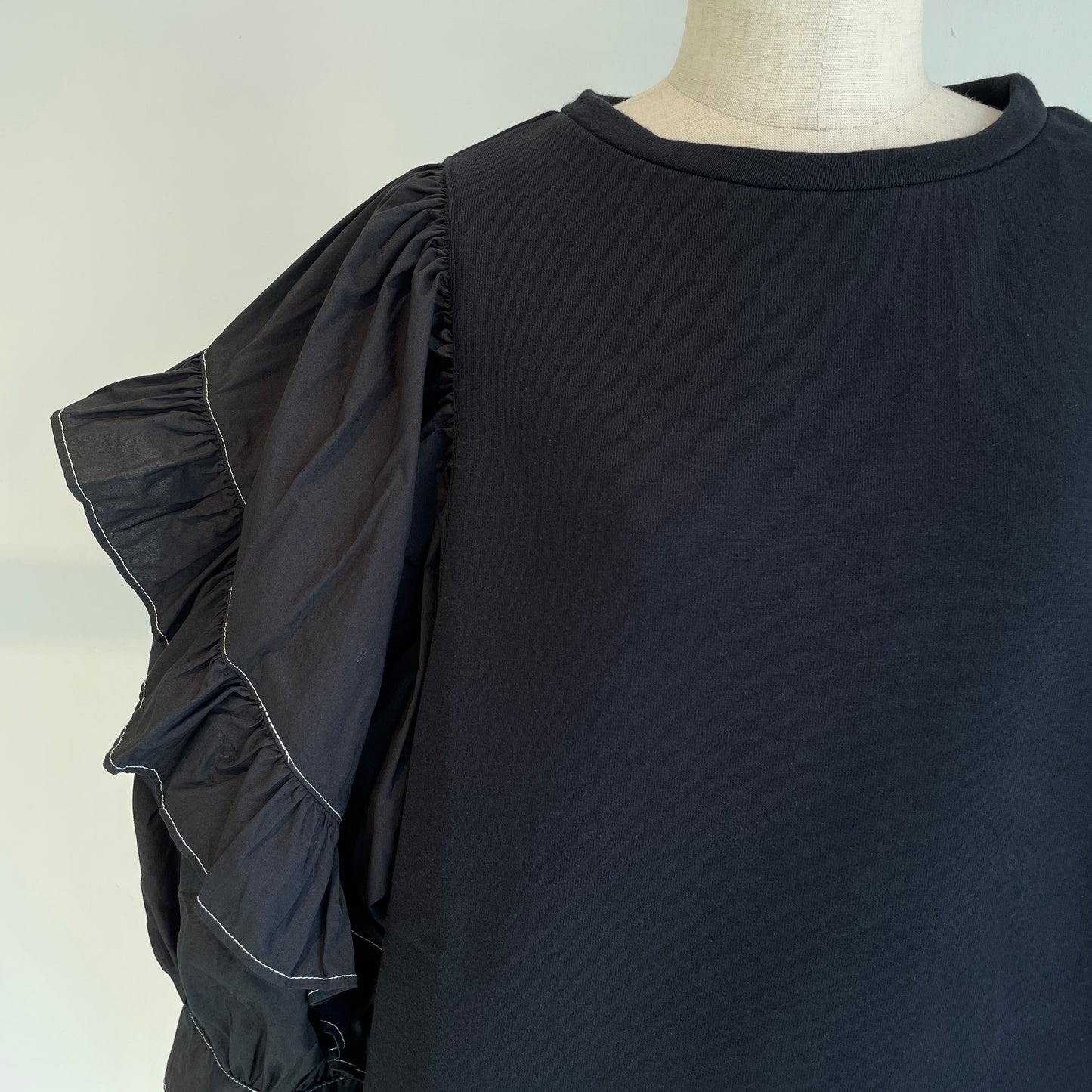 universaltissu//セントラル裏毛タイプライターコンボフリルPO
US260CT032