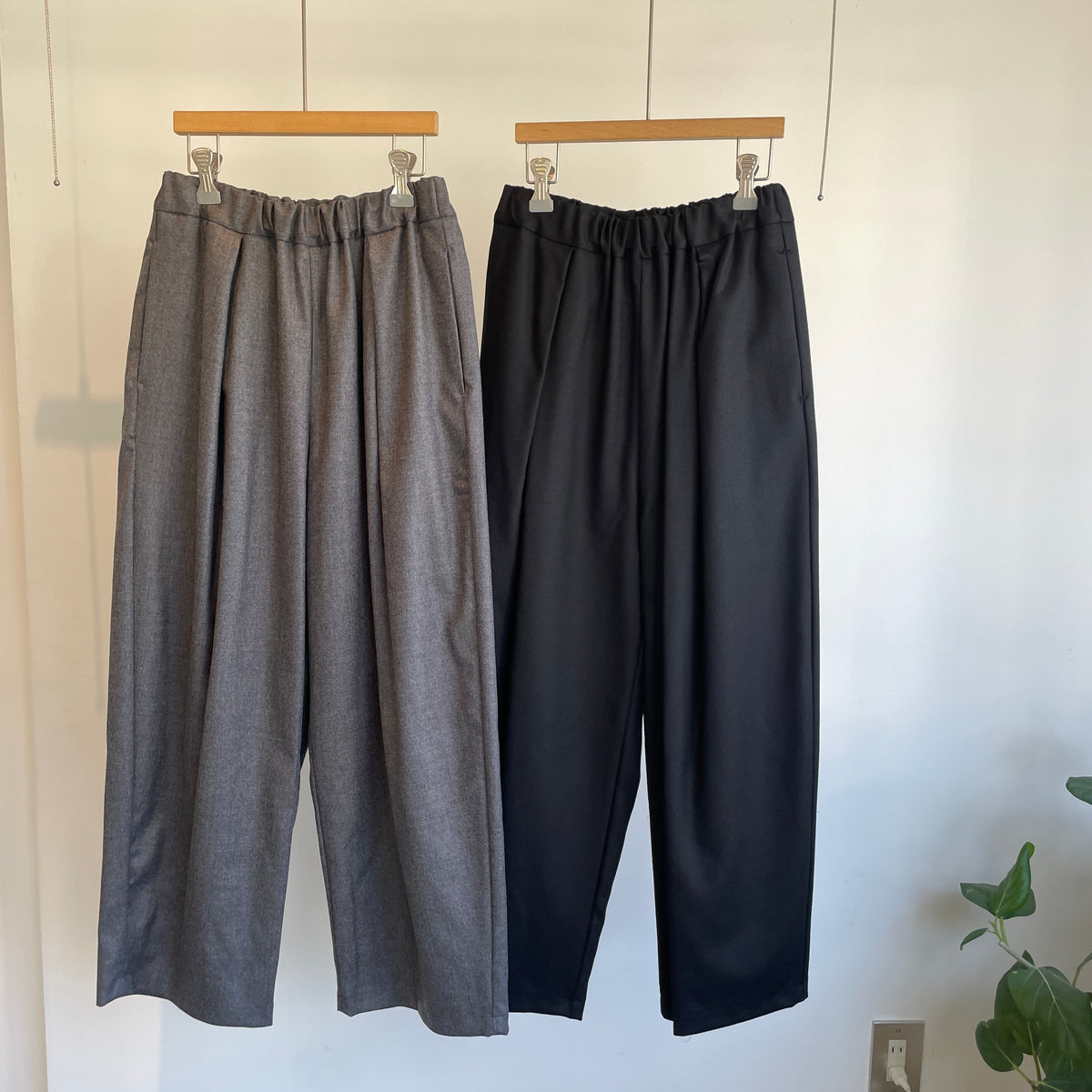 yuni//washable wool gum tuck パンツ 1701PT019262