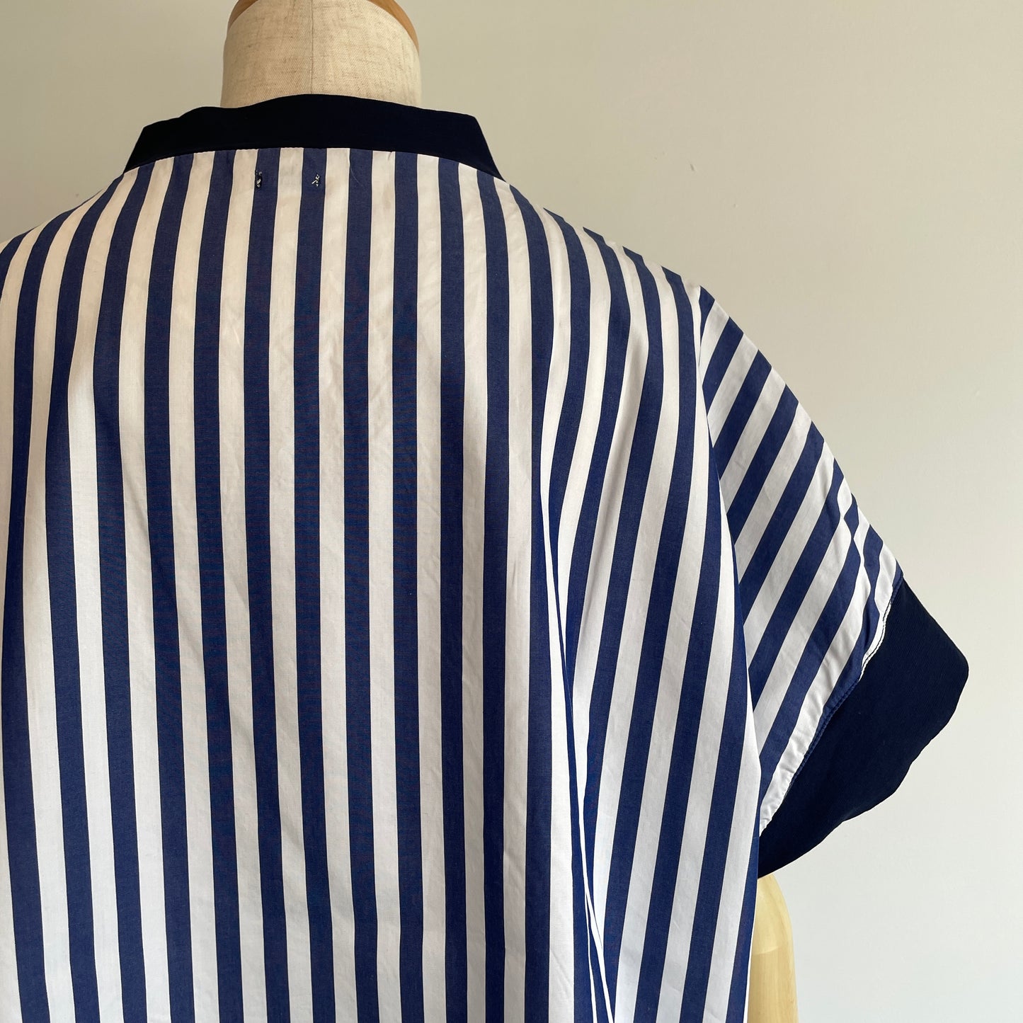 universaltissu//接触冷感マルチエフェクトコンボ ドルマンT
TS252CT076