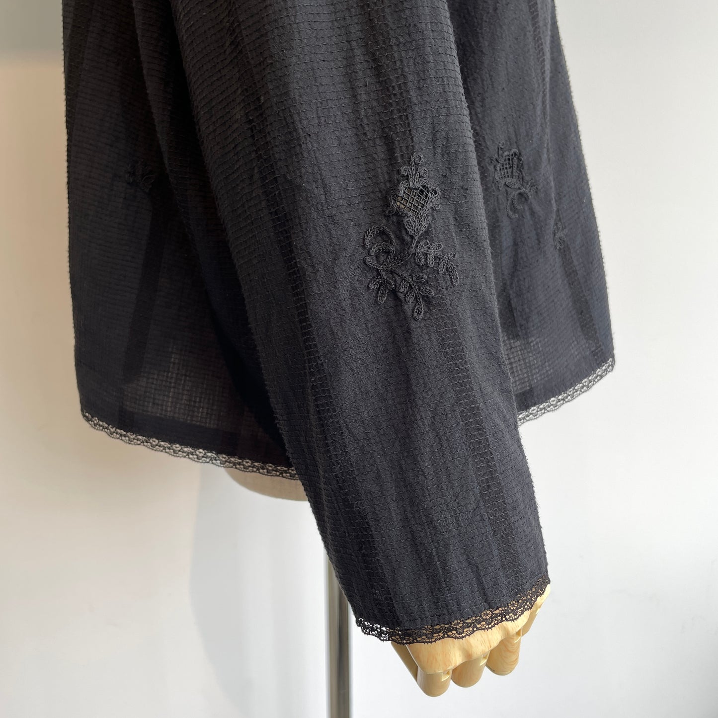 qiri//antique chain embroidery ブラウス　6301BL012261