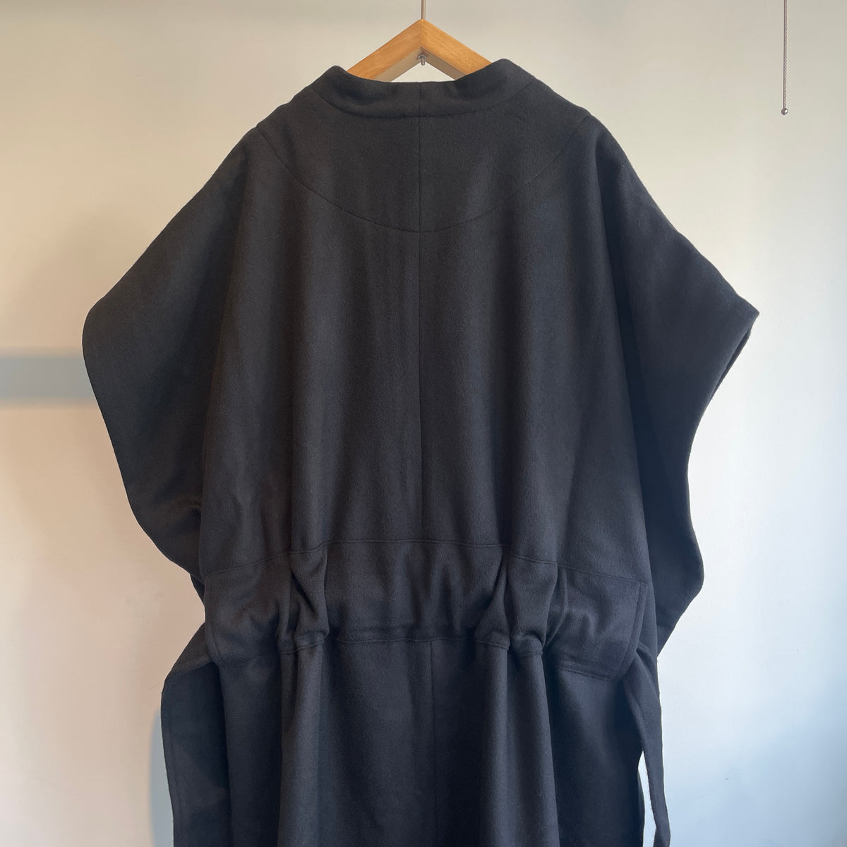 Honnete//Sleeveless Dolman Gown Coat_Royal Geelong HO-26AW CO24W