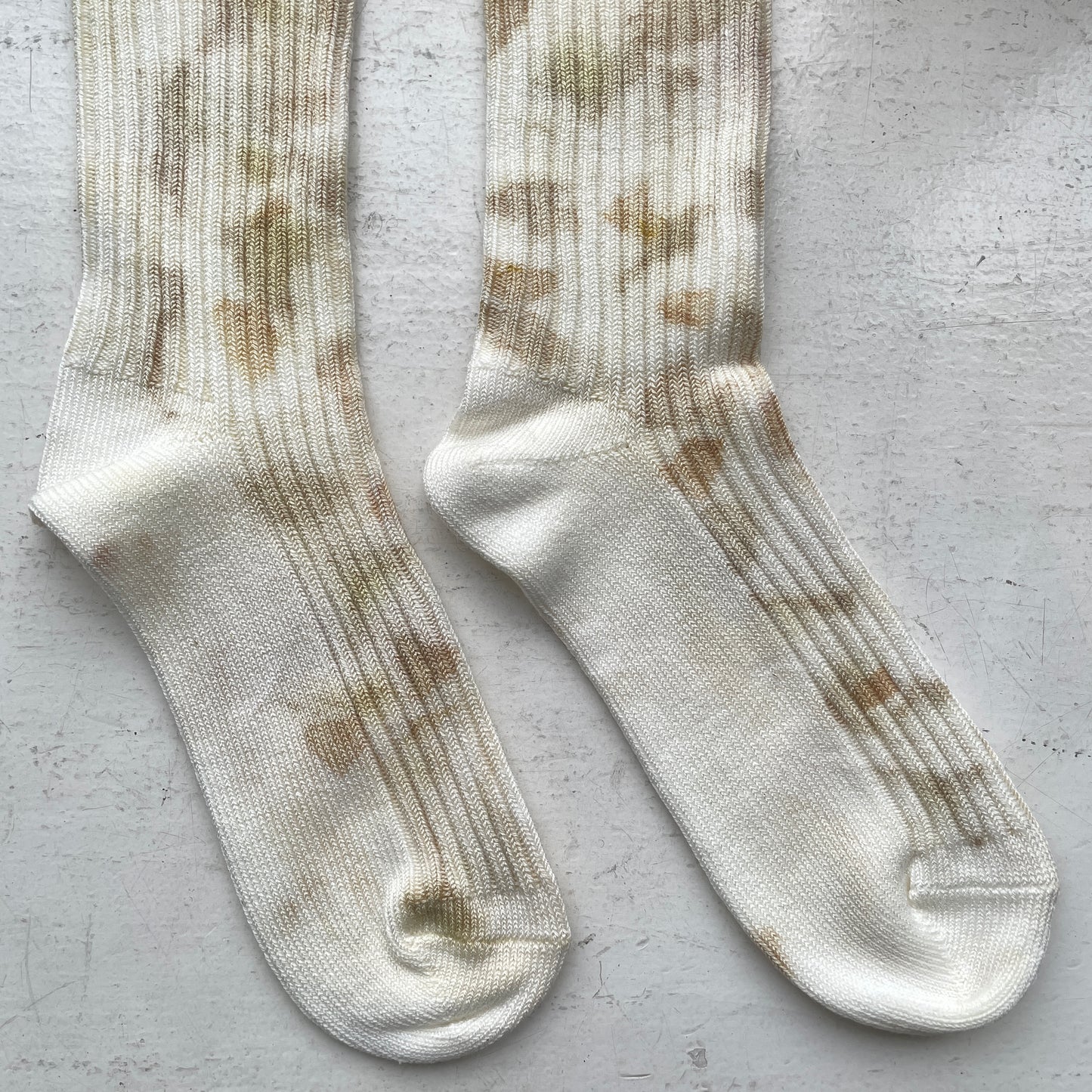 Oo //お花染めミドルゲージリブソックス