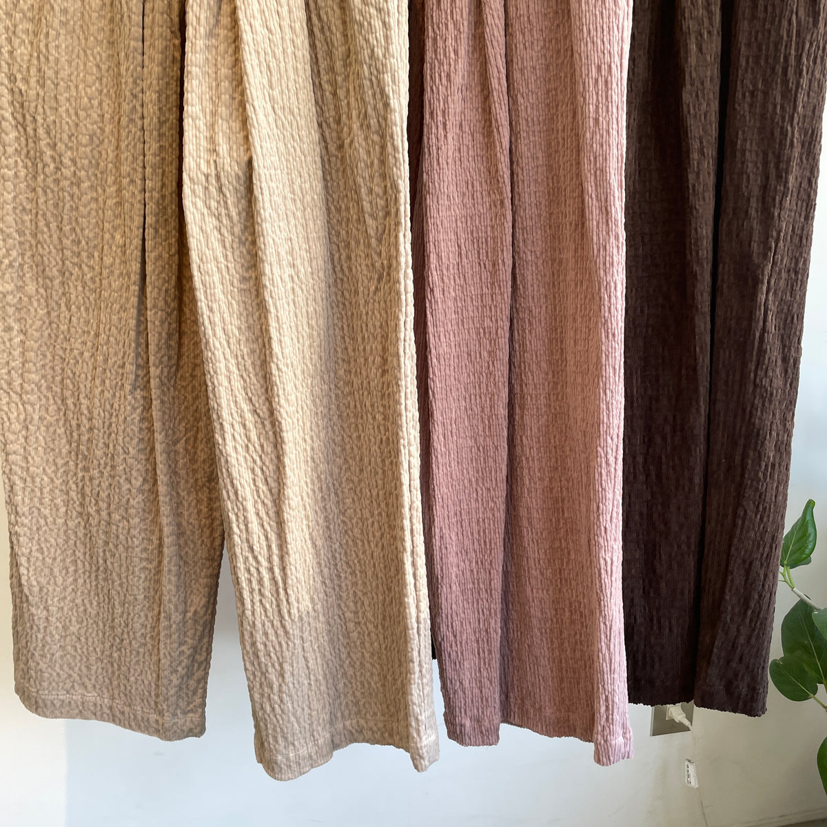 yuni//C/Pu shirring corduroy relax パンツ 1701PT022262