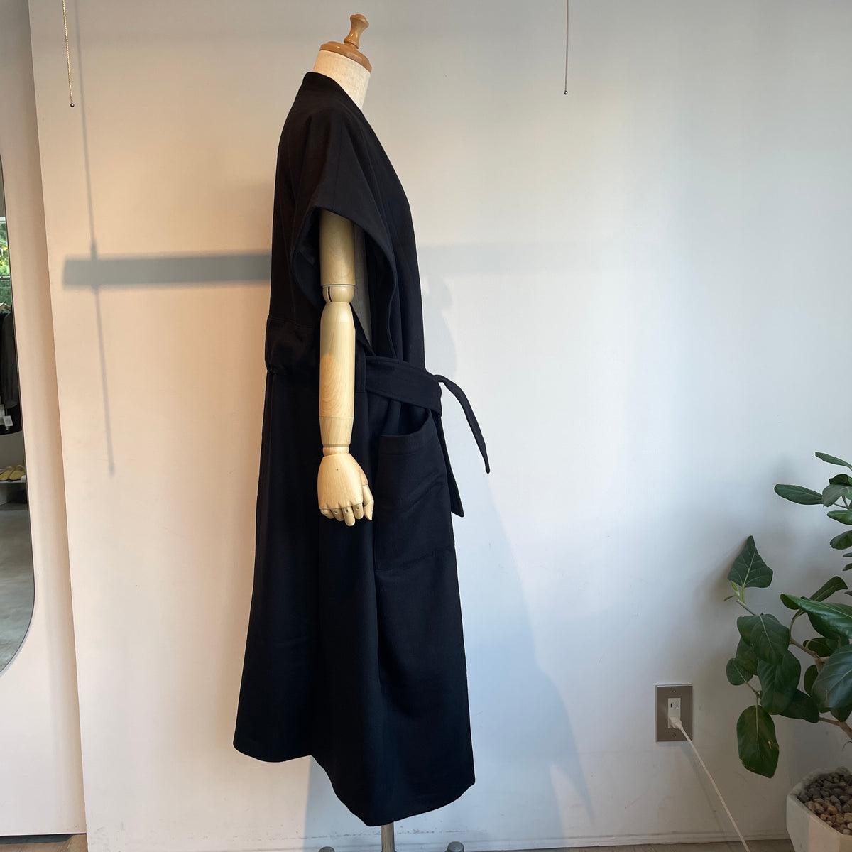 Honnete//Sleeveless Dolman Gown Coat_Royal Geelong HO-26AW CO24W
