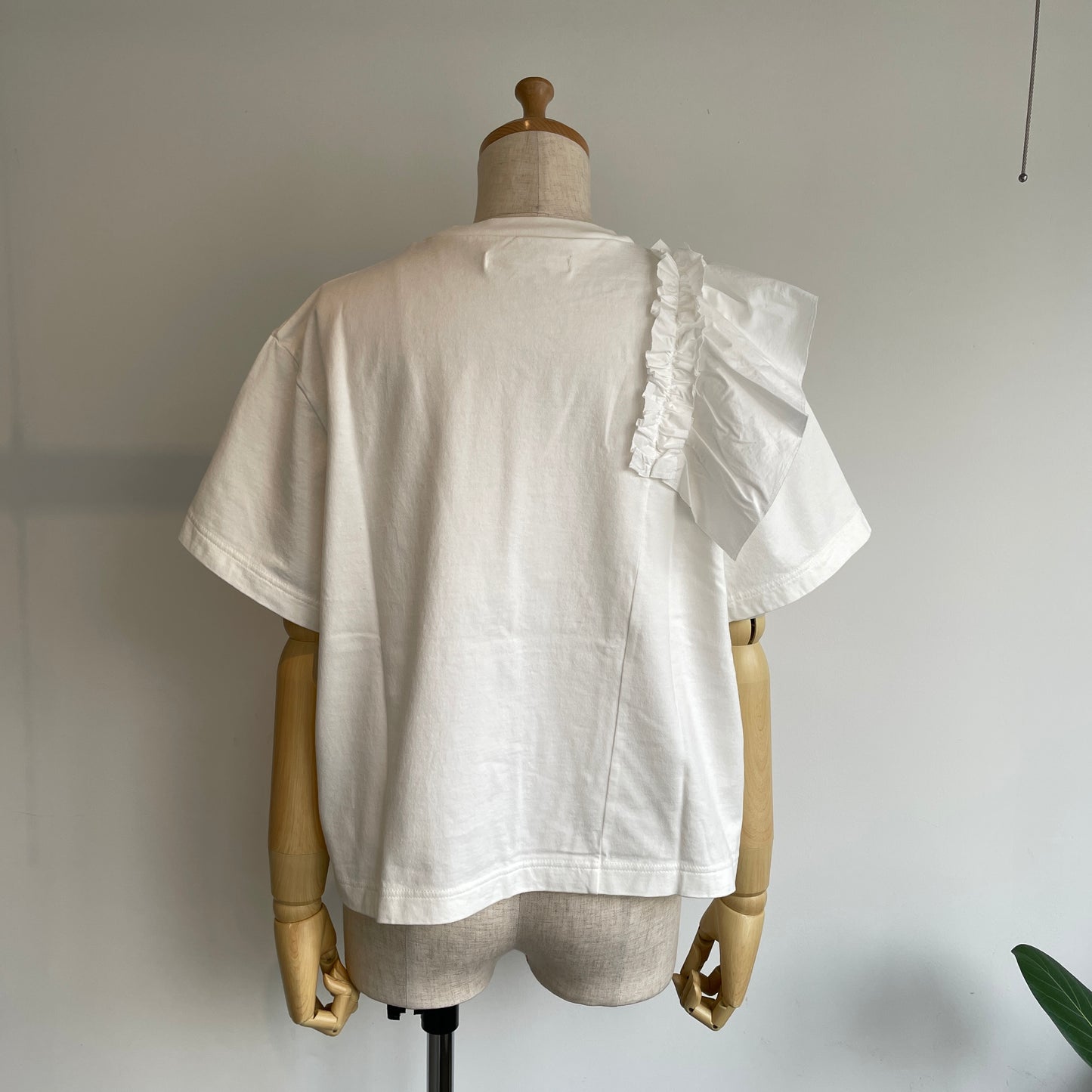 universaltissu//クラシック天竺 ショルダーフリルT  US251CT022