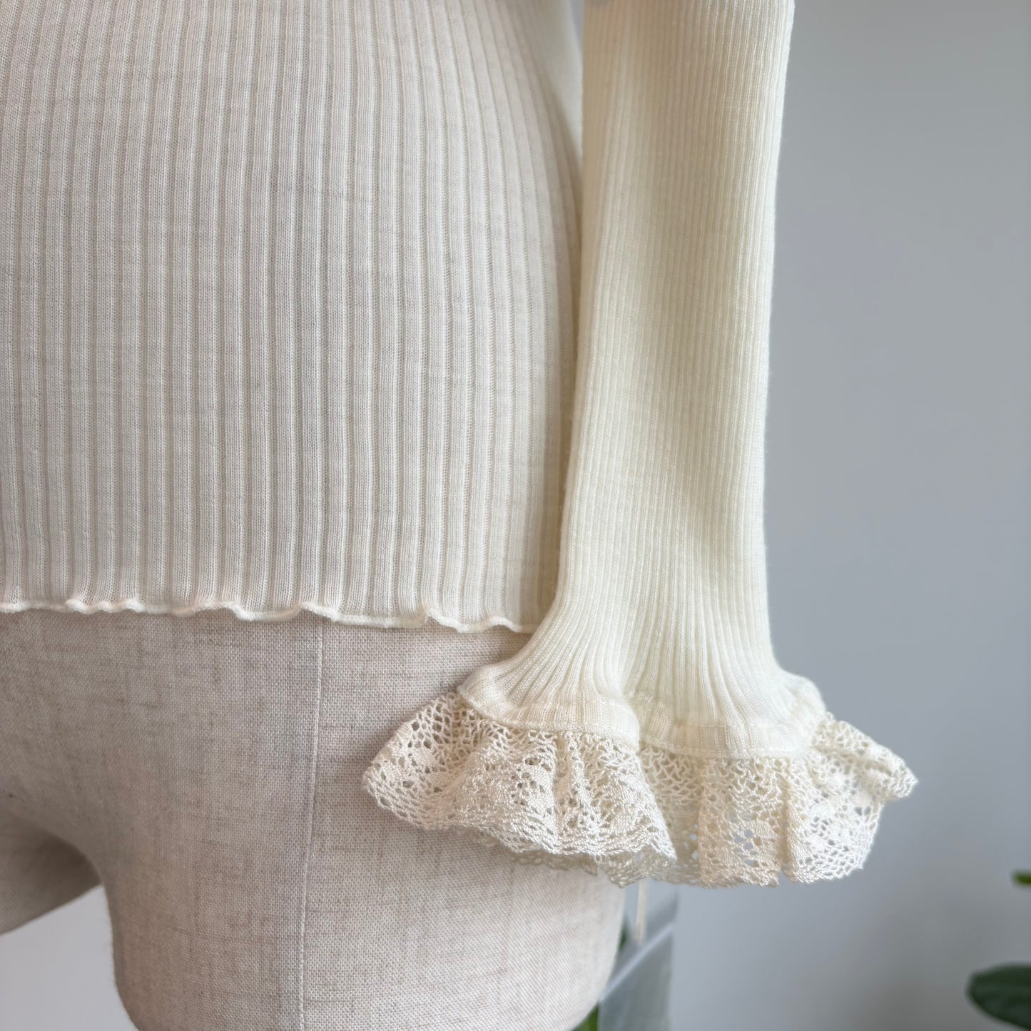 NATIVE VILLAGE// Thoughts on stockings リブレースプルオーバー　33262-04107