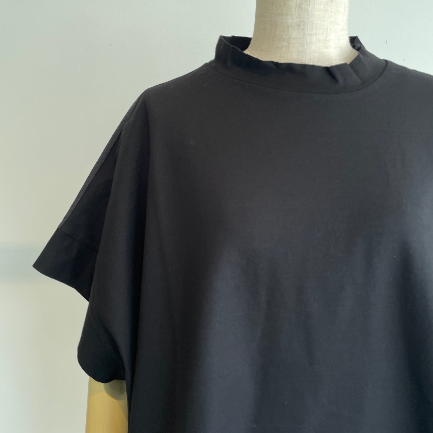 universaltissu//接触冷感マルチエフェクトコンボ ドルマンT
TS252CT076