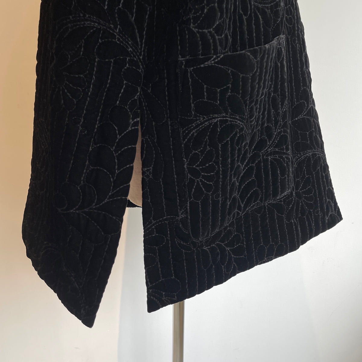 heriter//velvet quit embroidery short coat H2-26-6006