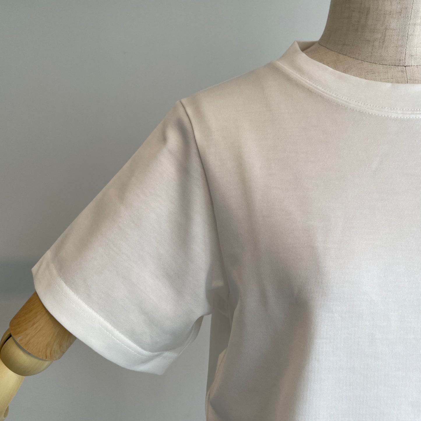 itochi // San Joaquin cotton paralleled single jersey crew neck t-shirt