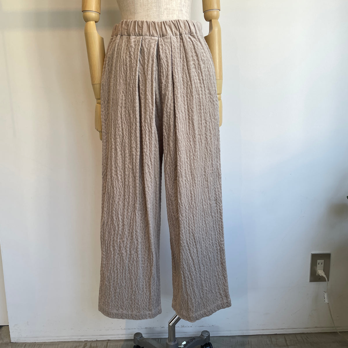 yuni//C/Pu shirring corduroy relax パンツ 1701PT022262