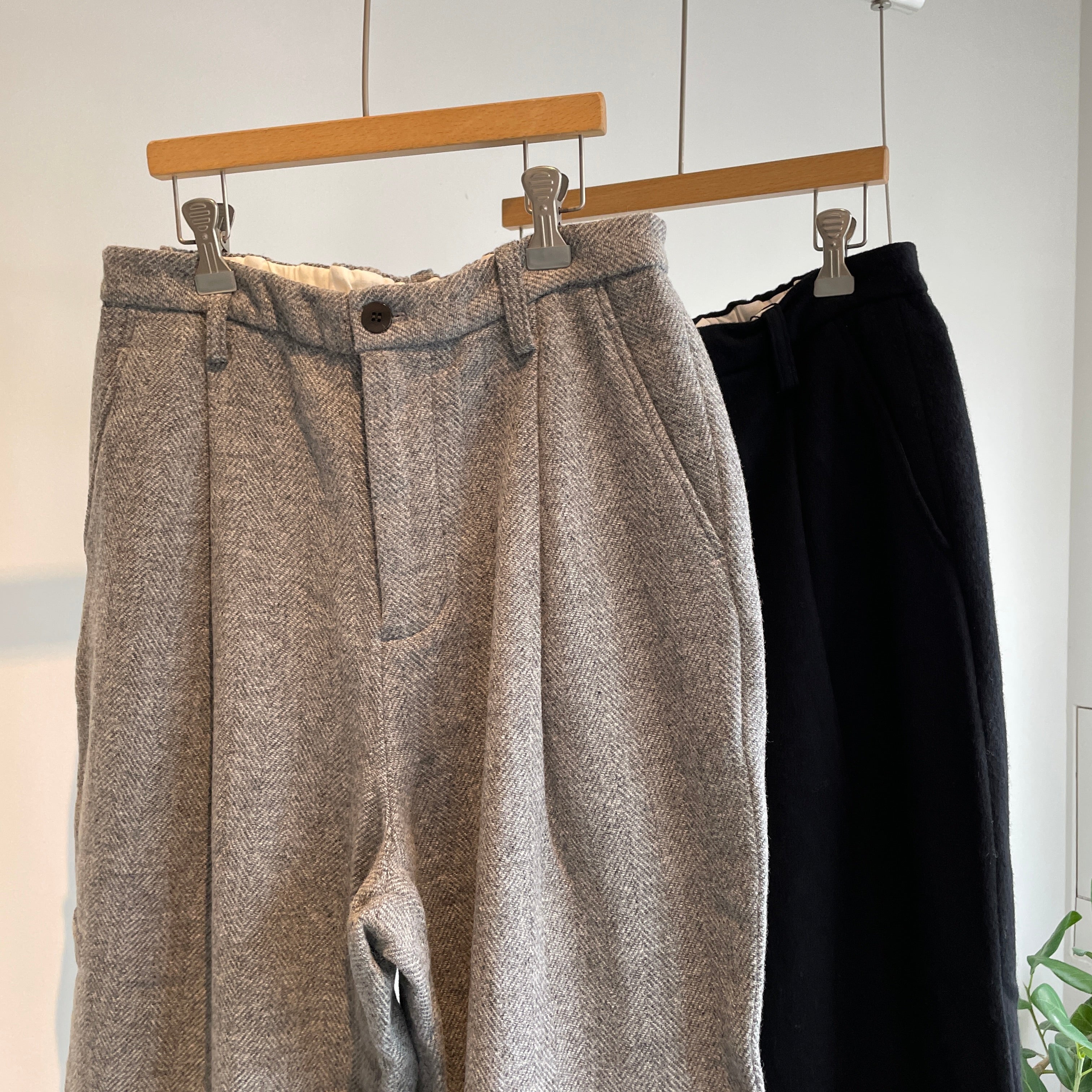 とんぼ universaltissu //オリジナルウールへリンボン/カシミヤビーバータック