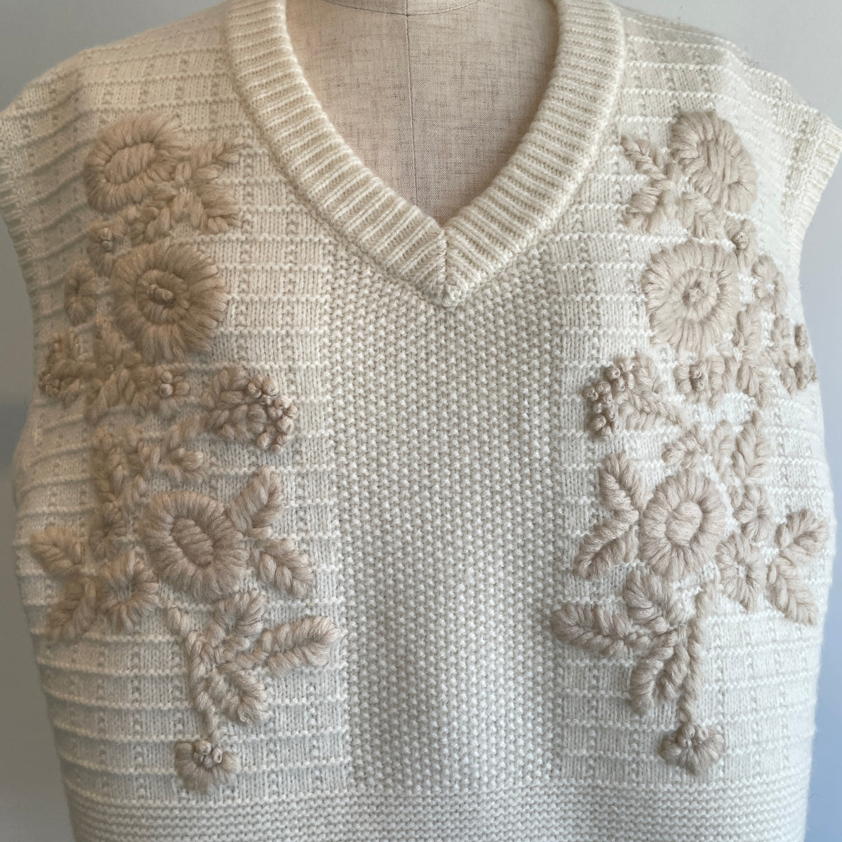yuni//ウール / ハンド刺繍ベスト　1701KN002262