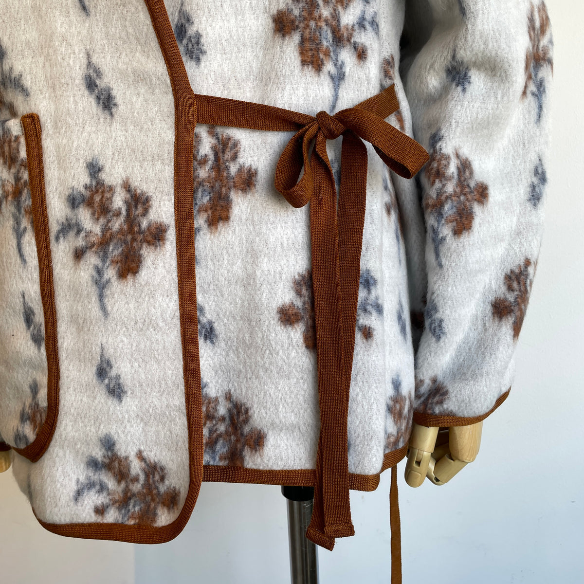 qiri//sarasa raised jacquard カーディガン　6301BL004262