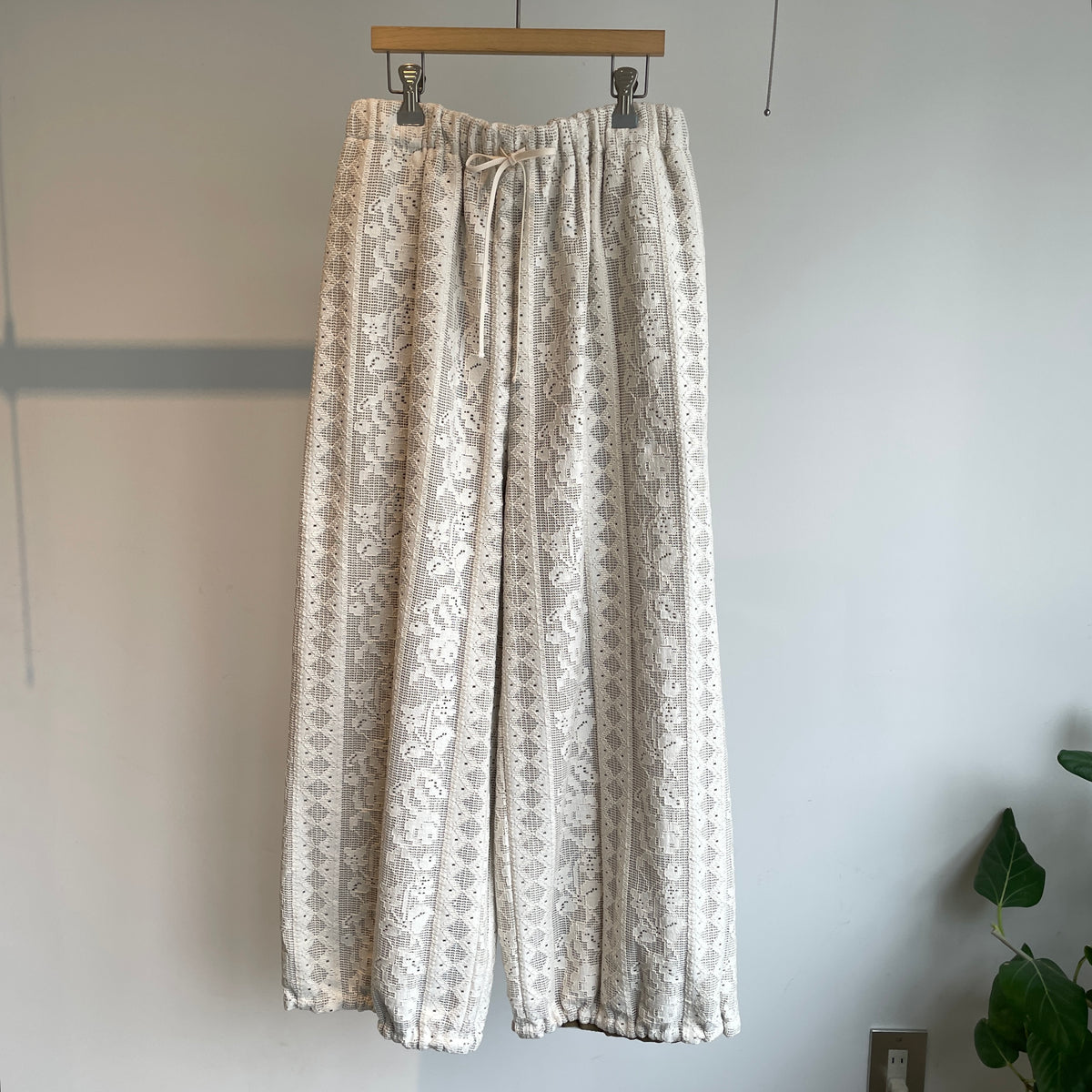 qiri//field flower lace ギャザーパンツ  6301PT008262