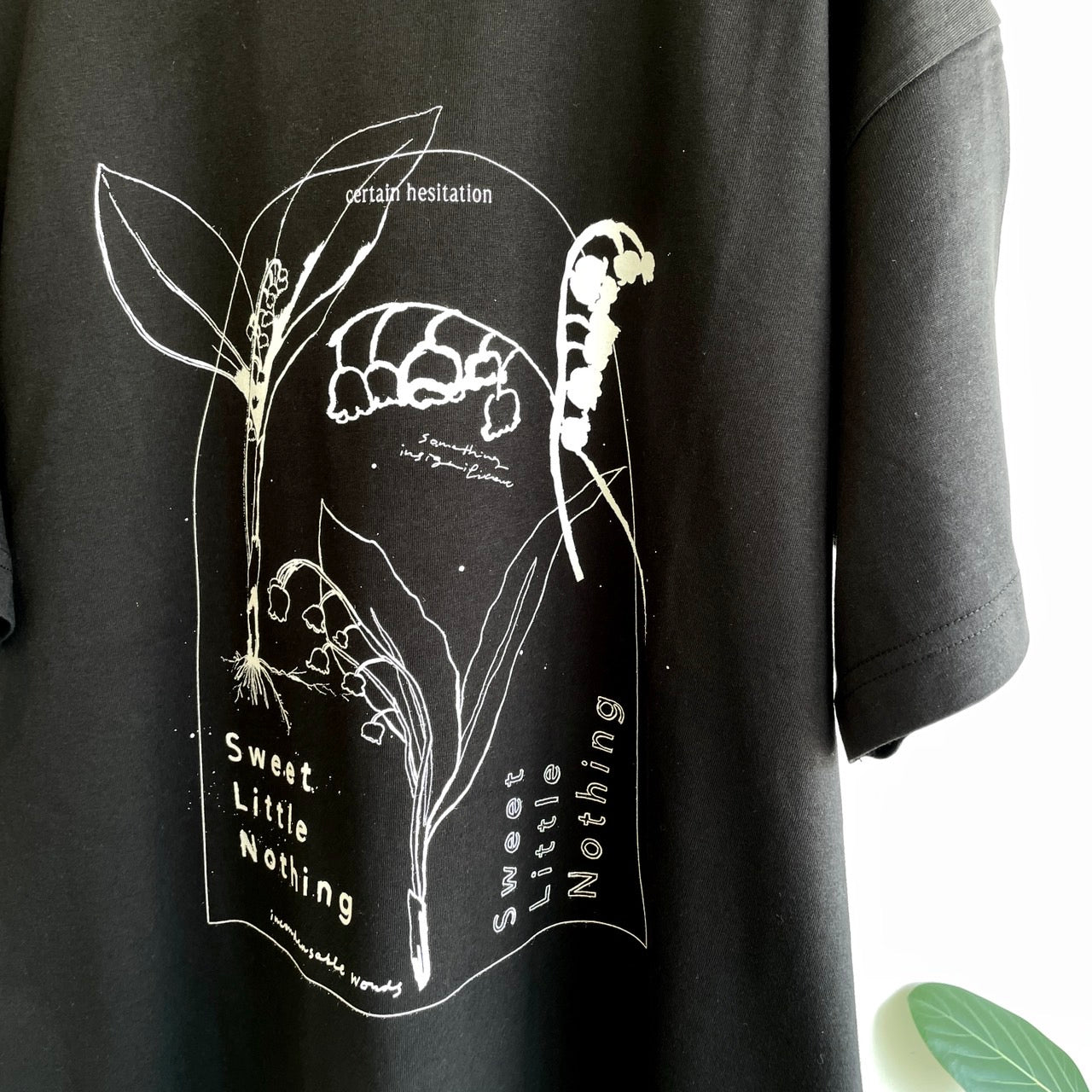 Sweet Little Nothing//Lily of the valley　半袖Tシャツ(すずらん)ブラック