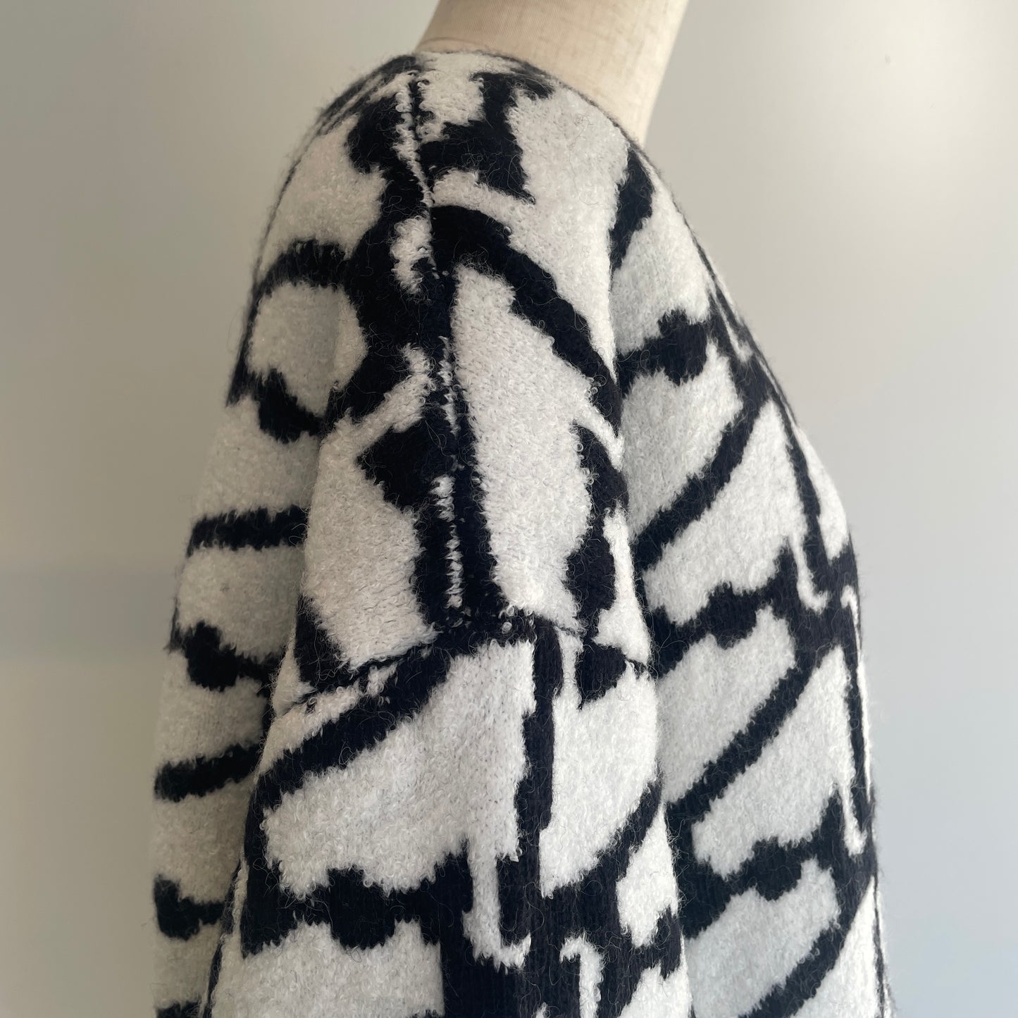 sisisi //WARM KNIT SWAN PULLOVER 2024-AW120