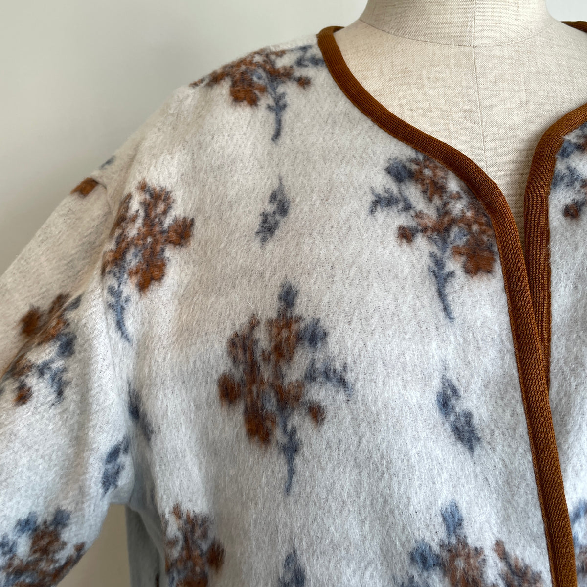 qiri//sarasa raised jacquard カーディガン　6301BL004262