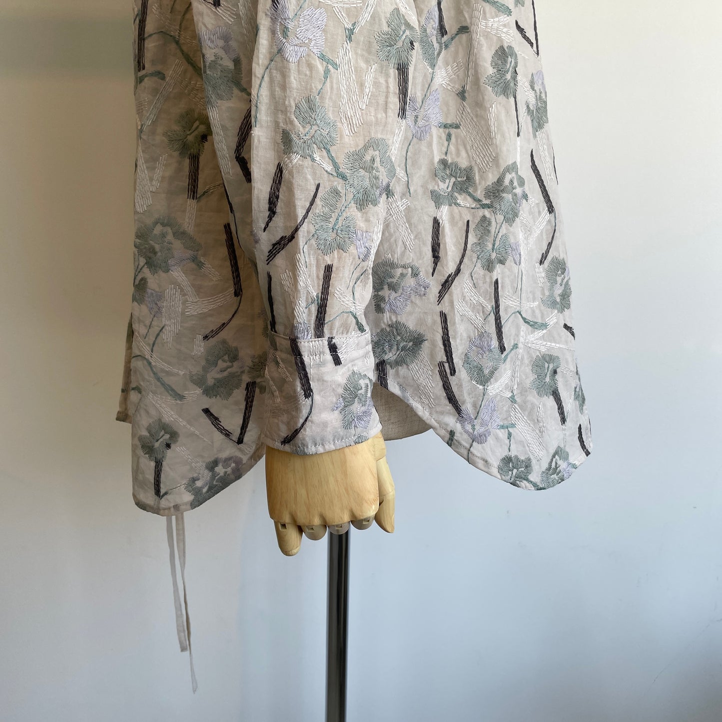 yuni//Cotton Nylon sheer blooming embroidery シャツ 1701BL011262
