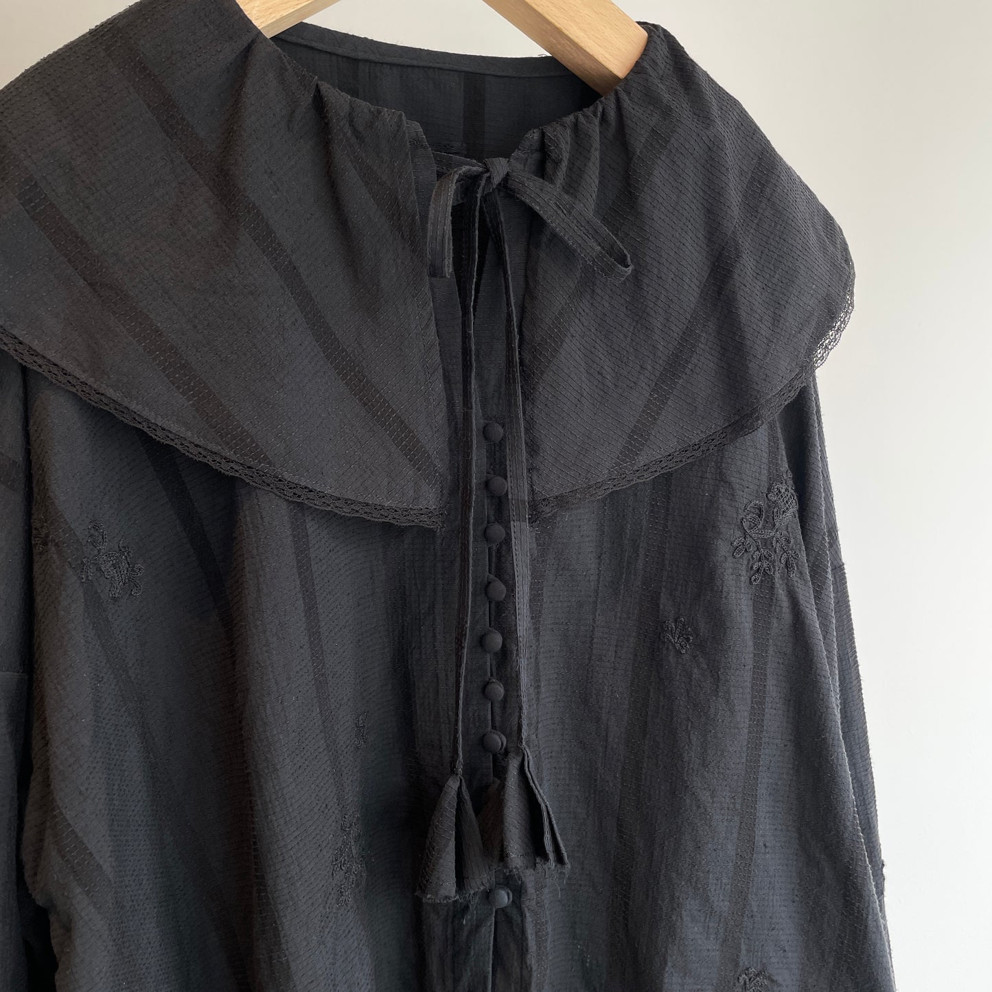 qiri//antique chain embroidery ブラウス　6301BL012261