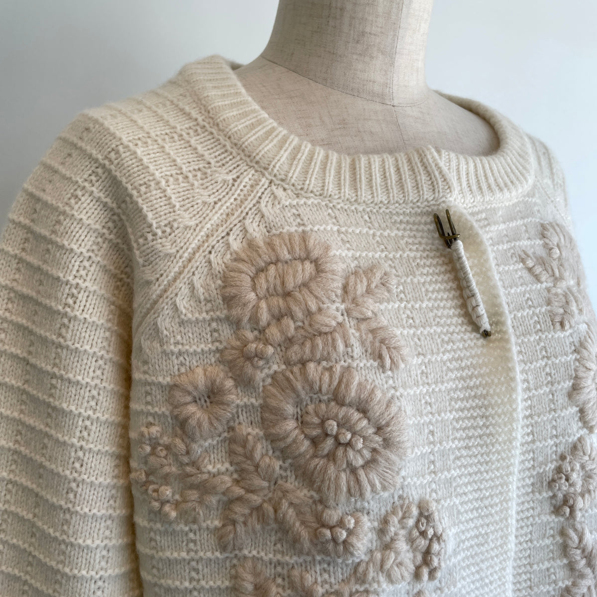yuni//ウール / ハンド刺繍カーディガン　1701KN001262