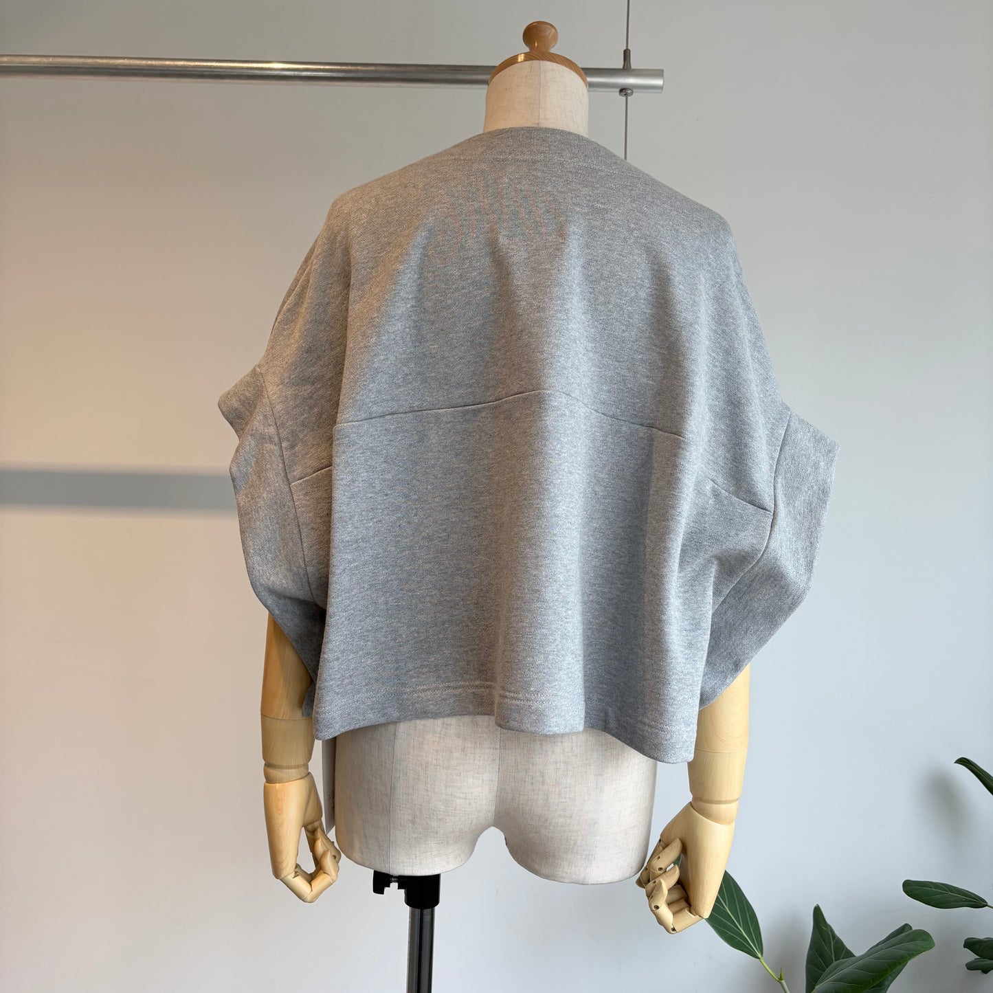 SI HIRAI//SHORT ROBE CHSS26-6011