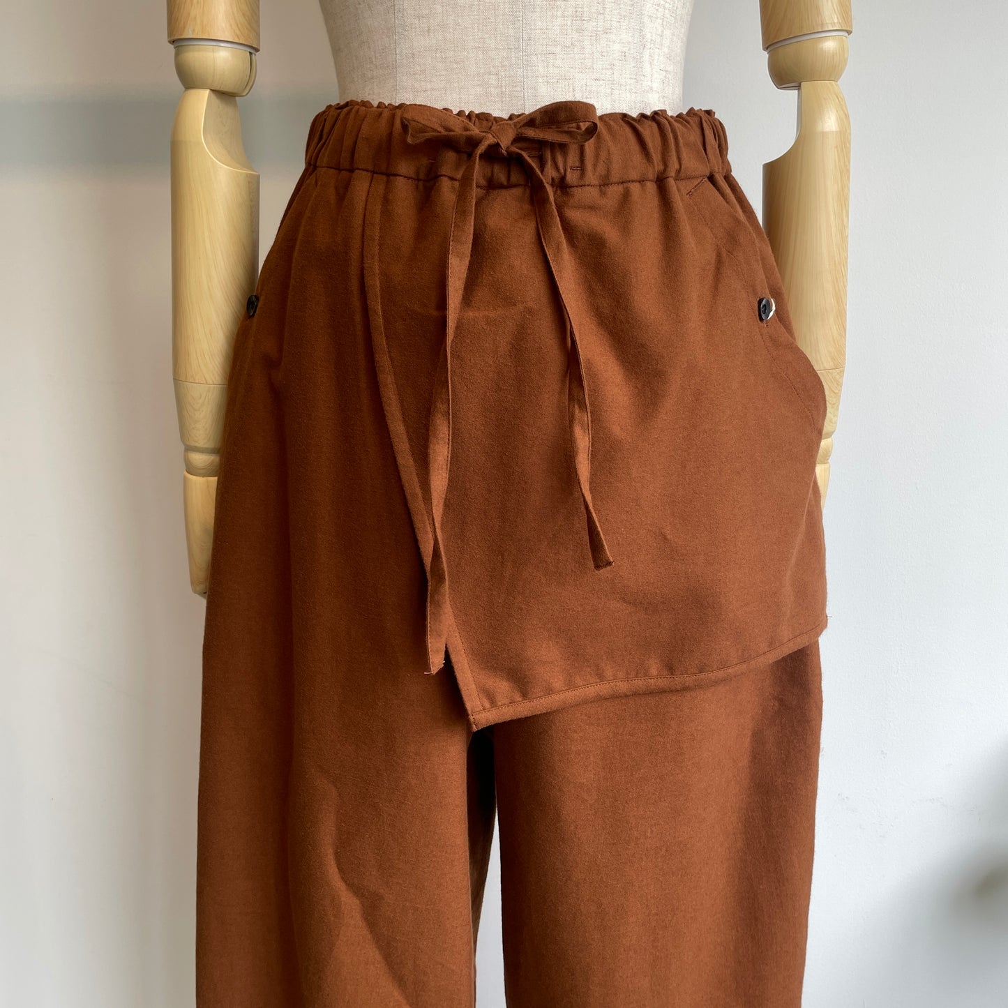 buoy buoy//SUEDE TOUCH FLANNEL APRON パンツ　2701PT005262