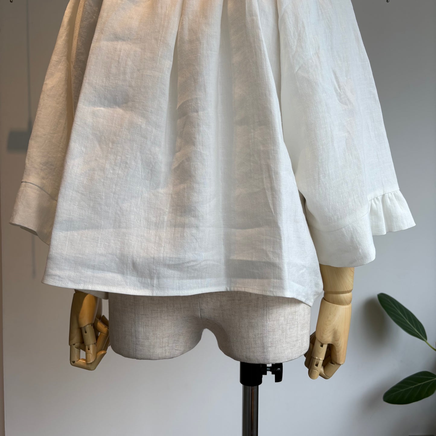 SI-HIRAI// WIDE SLEEVE TACブラウス　CHSS26-7008 FL