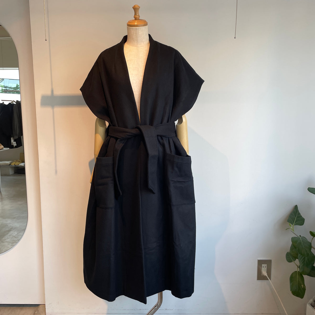 Honnete//Sleeveless Dolman Gown Coat_Royal Geelong HO-26AW CO24W