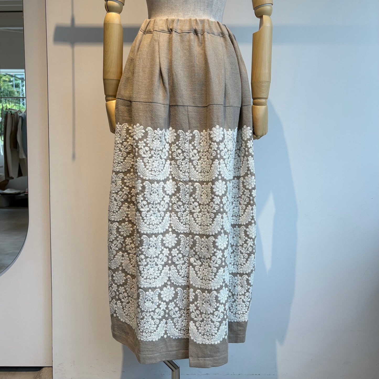 qiri//irásos embroidery cocoon skirt  6301SK003252