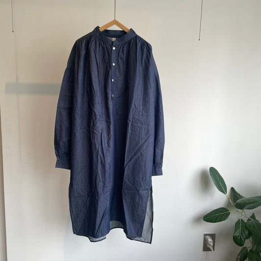 handsofcreation //60/-インディゴと硫化ロープ染色のツイルスタンドカラーPOチュニック　02610603