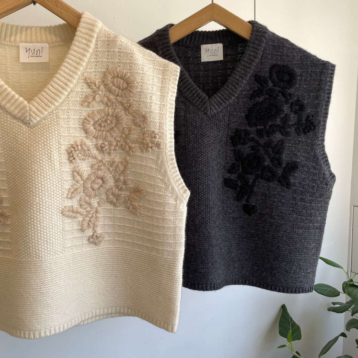 yuni//ウール / ハンド刺繍ベスト　1701KN002262