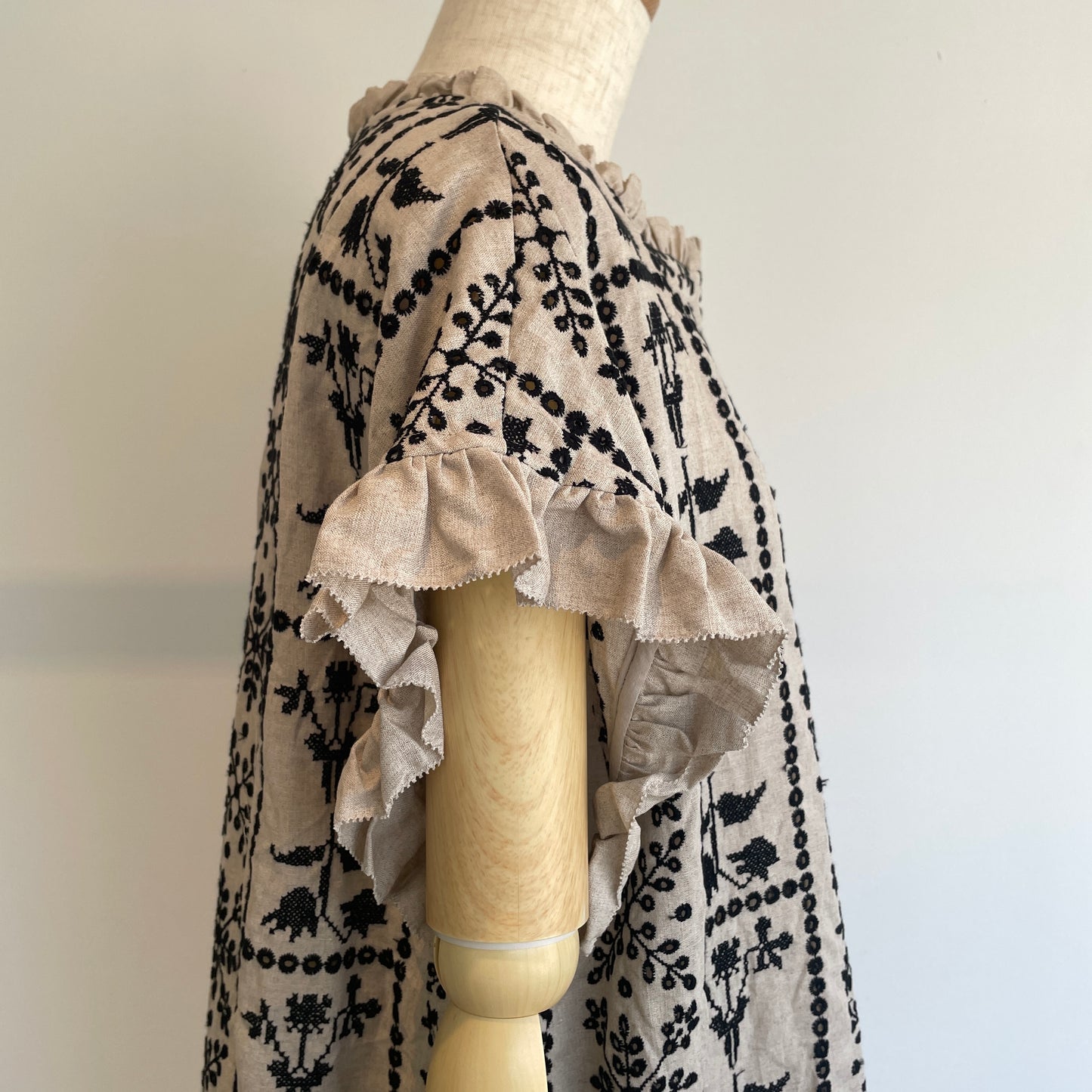 qiri//grow’ embroidery フリルワンピース 6301OP003261