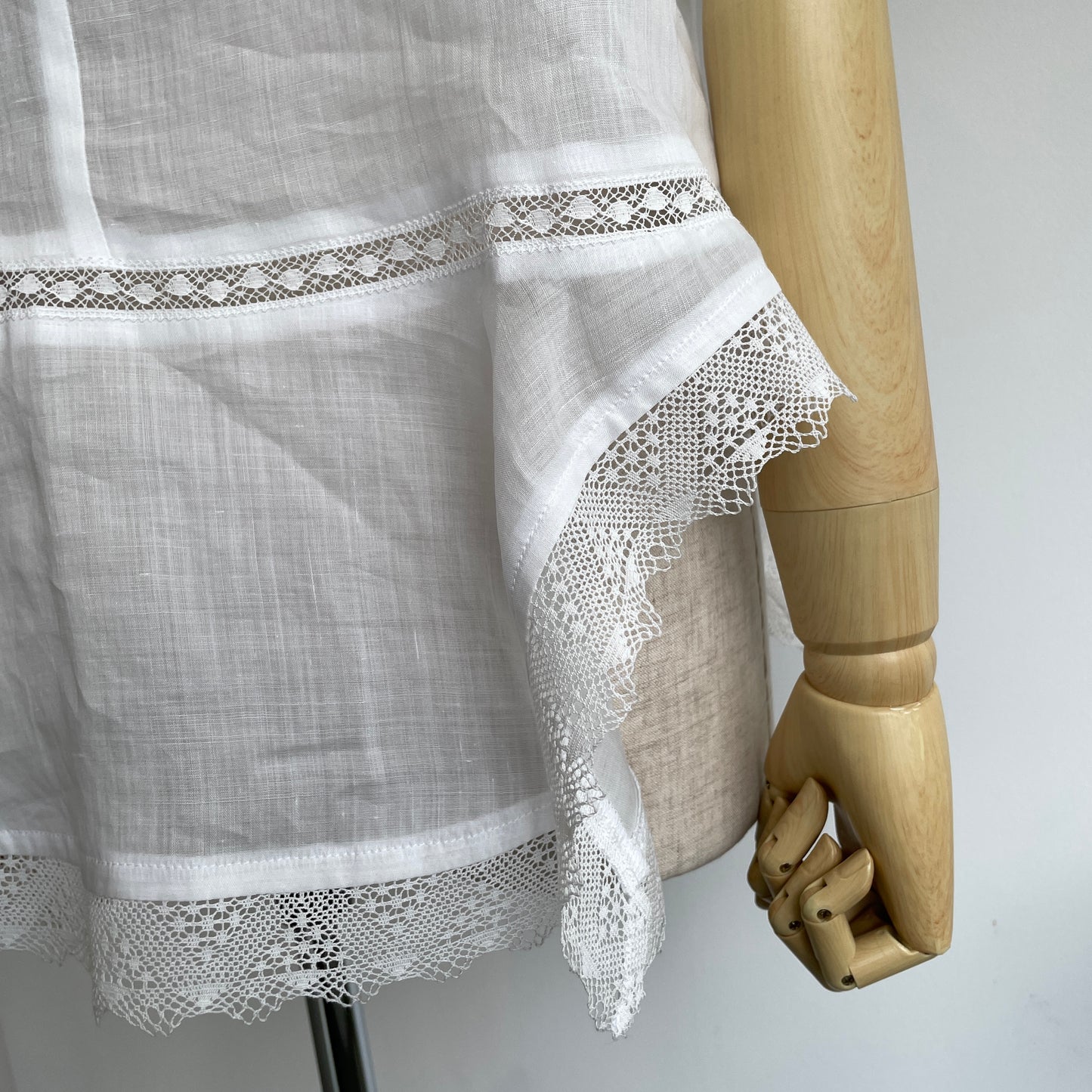 NATIVE VILLAGE//No.6 寂静スリーブレスレースブラウス　31261-06107