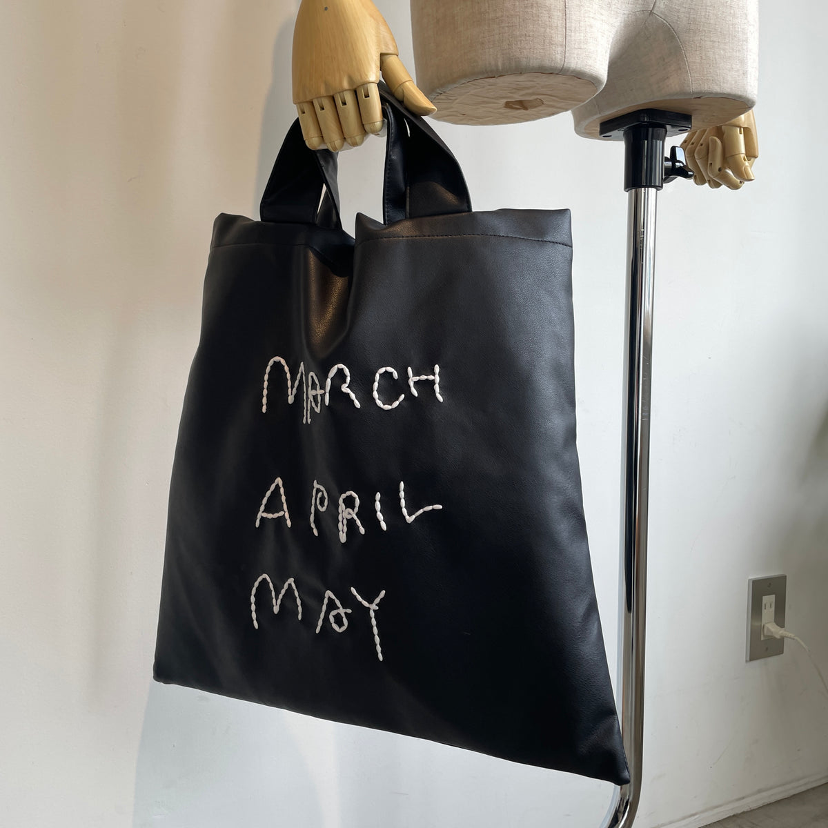 March April May//PU stitch tote
ステッチトート
3-8-024