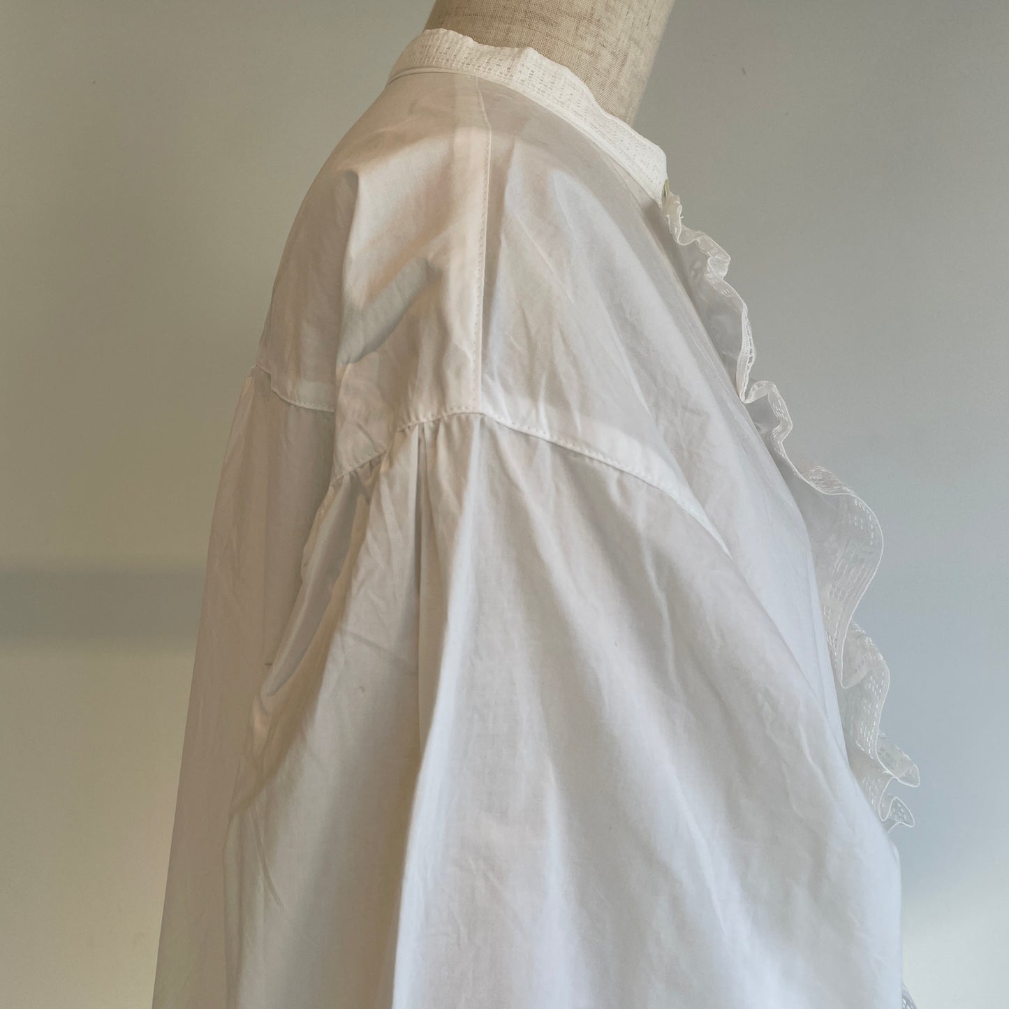 universaltissu//ナチュラルタイプライターイタリアンフィレレースラッフルBL   US260BL037