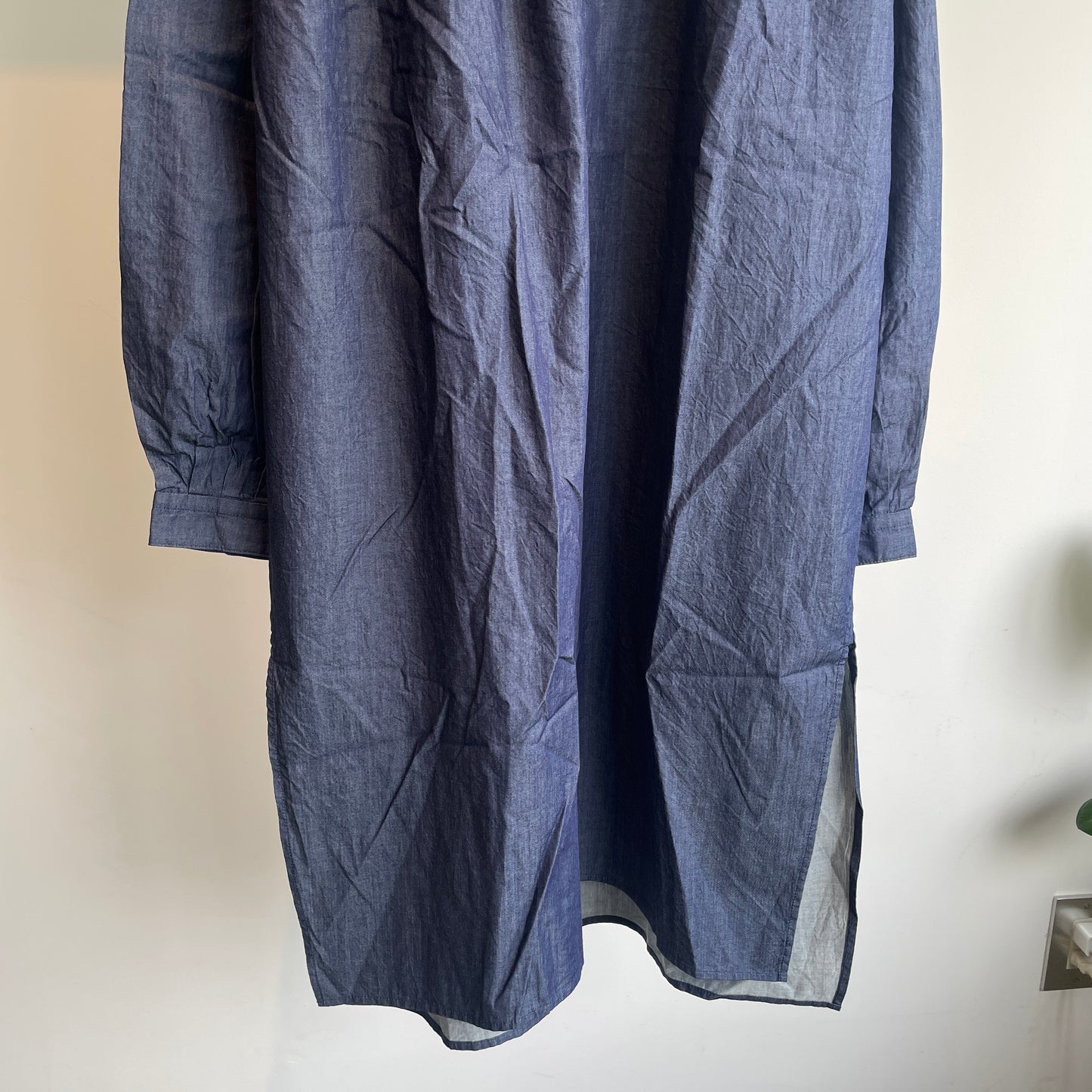 handsofcreation //60/-インディゴと硫化ロープ染色のツイルスタンドカラーPOチュニック　02610603