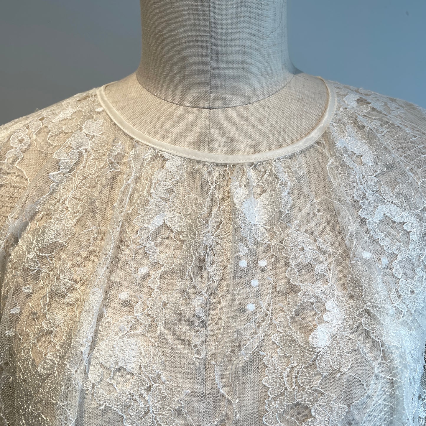 Heriter //Leaver lace blouse H2-25-3003