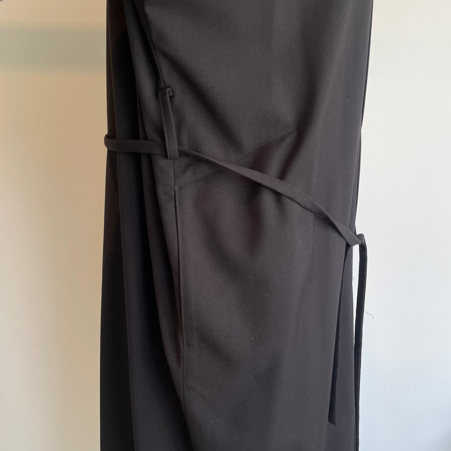SI-HIRAI //MICRO STRETCH GABA RUBBER CUFF DRESS CHAW24-5018