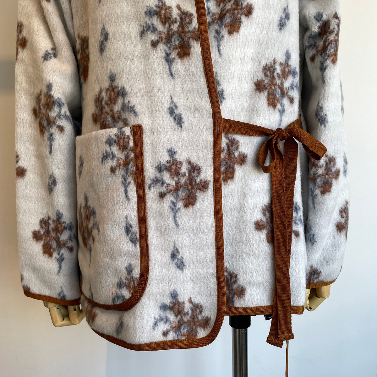 qiri//sarasa raised jacquard カーディガン　6301BL004262